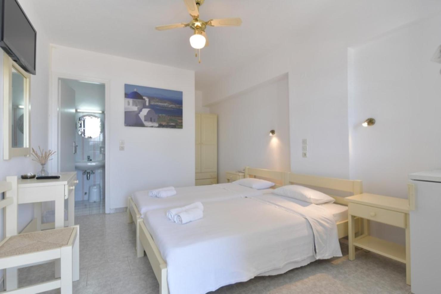 Beachfront Bocamviglies Rooms - Naoussa Bespoke View Room photo